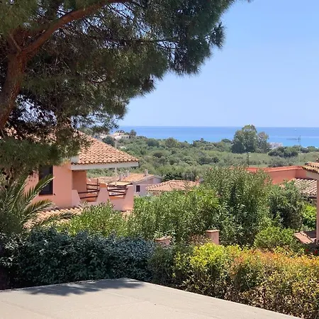 Roberta Villa *