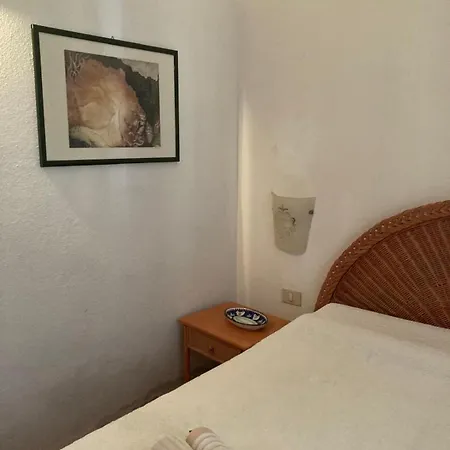 Roberta Villa Simius